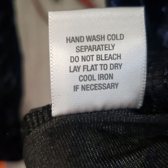 Lovely Dressbarn Velvety Animal Print Top Sz L - Picture 6 of 6